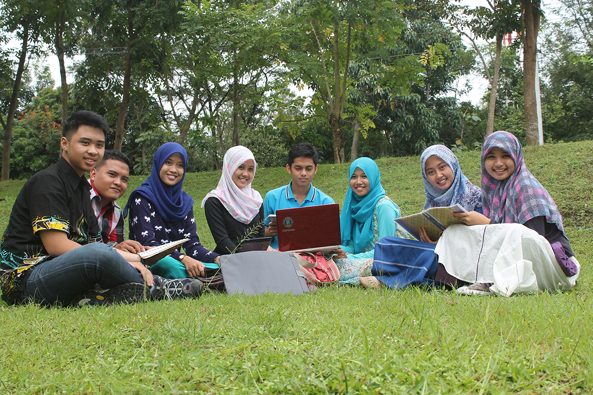 Slider-ekis-mahasiswa-lapangan - Program Studi Ekonomi Islam